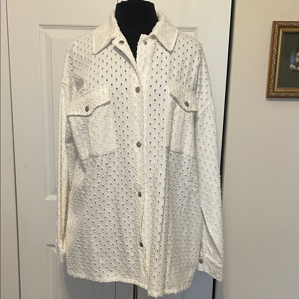 NWT PETAL DEW WOMEN'S WHITE EYELET LONG SLEEVE BUTTON-UP SHIRT. SIZE MEDIUM.